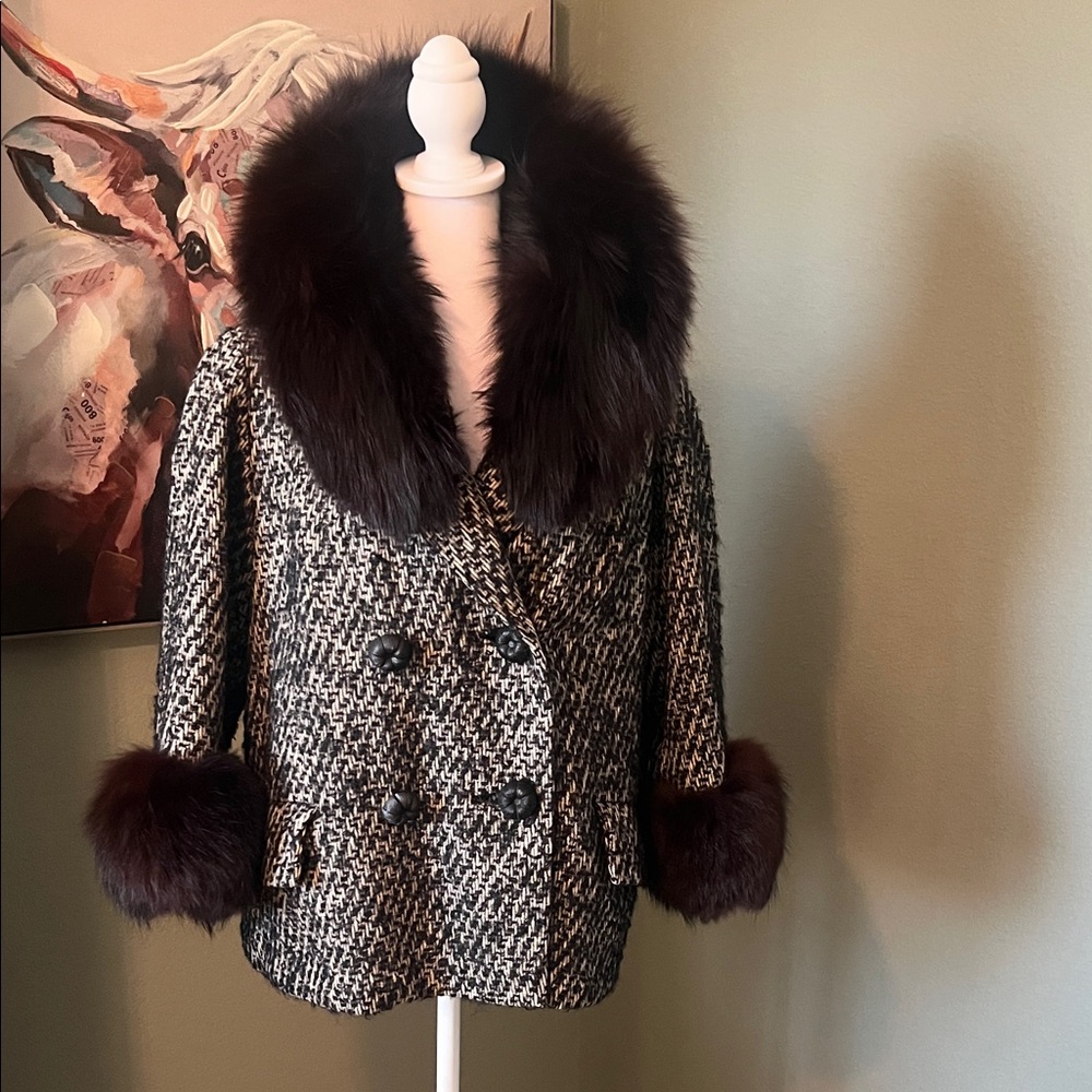 Elegant Black and White Tweed Jacket with Fur Trim